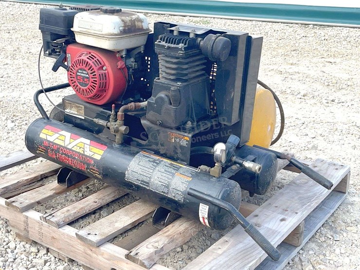 mi-t-m-portable-air-compressor-w/-air-tank-image-1