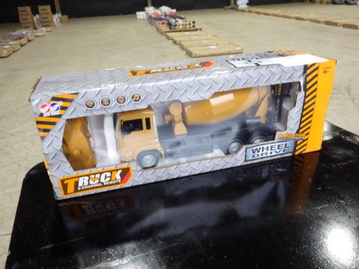 sklp-mixer-truck-toy-image-1
