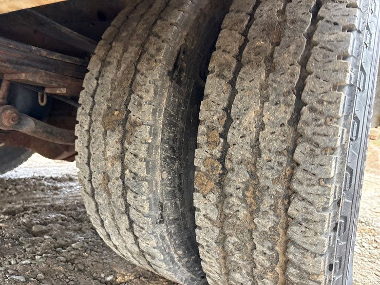 2016-chevrolet-3500-image-98