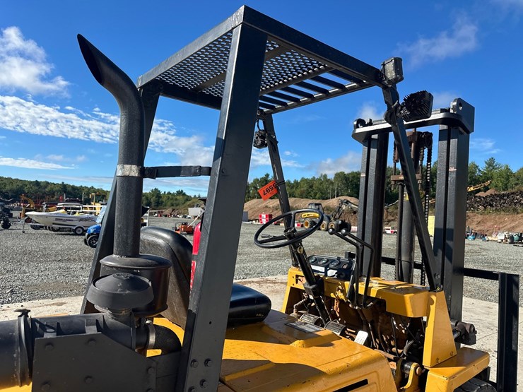 #5597-•-komatsu-fd25-7-forklift-image-18