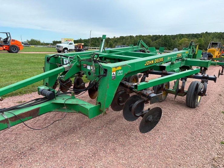 john-deere-2700-image-14