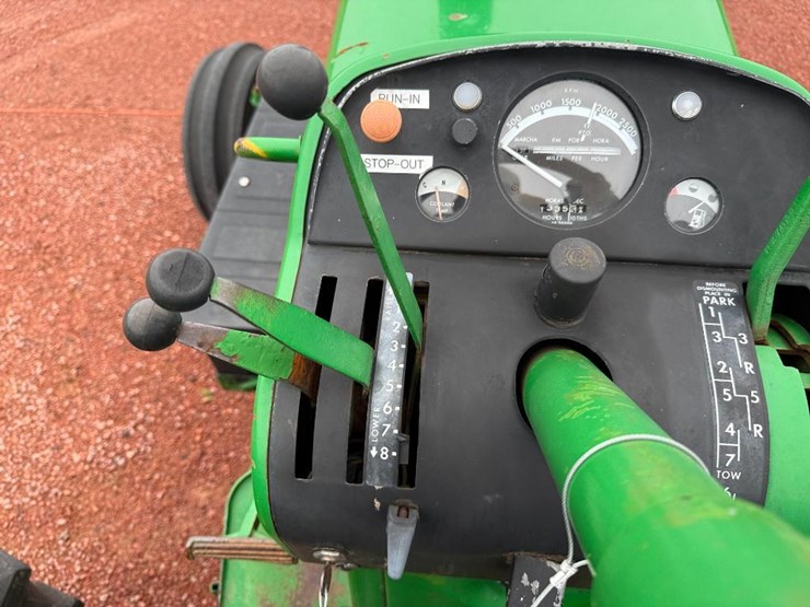 john-deere-4020-image-32