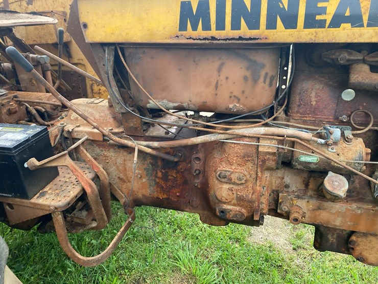 minneapolis-moline-m602-image-29