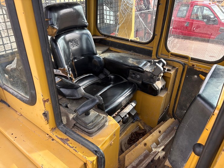 caterpillar-d5m-lgp-image-48
