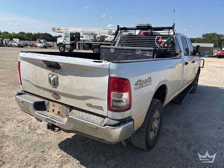 2022-dodge-2500-image-3