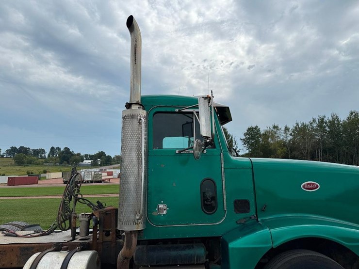1996-peterbilt-378-image-25
