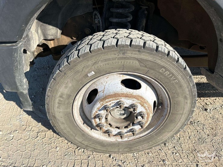 2021-ford-f450-image-37