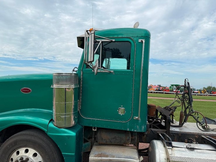 1996-peterbilt-378-image-19