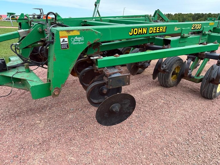 john-deere-2700-image-13