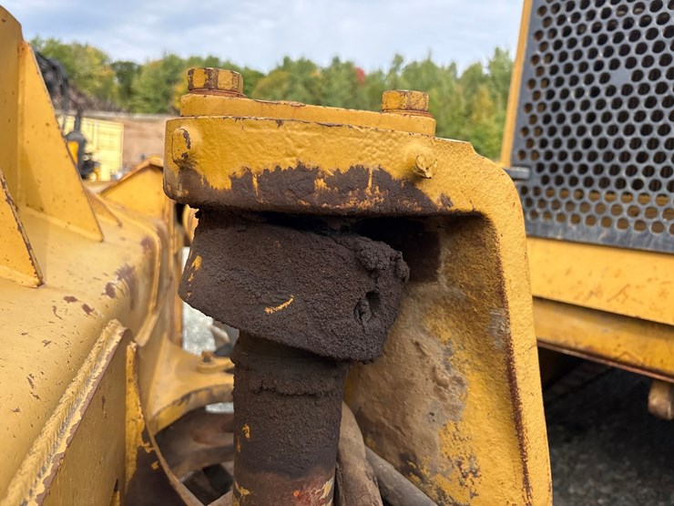 caterpillar-d5m-lgp-image-23