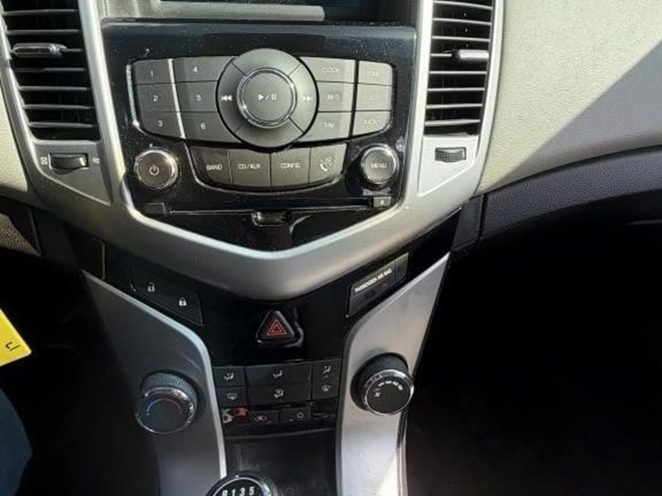 l1---2011-chevy-cruze-image-12