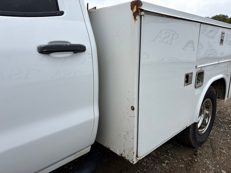 2016-chevrolet-3500-image-48