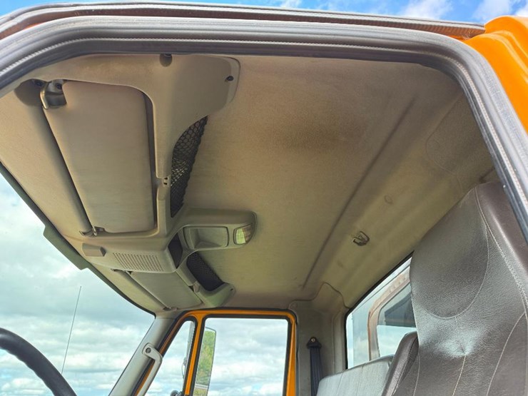 international-durastar-4300-image-42