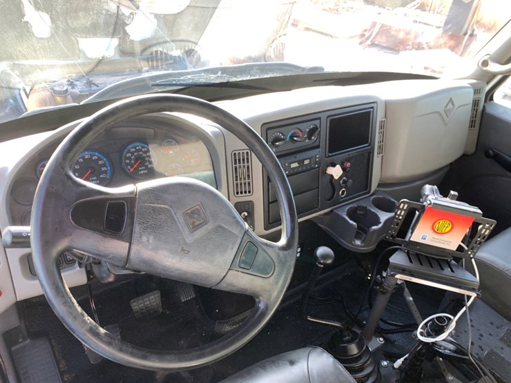 2009-international-durastar-4300-image-17