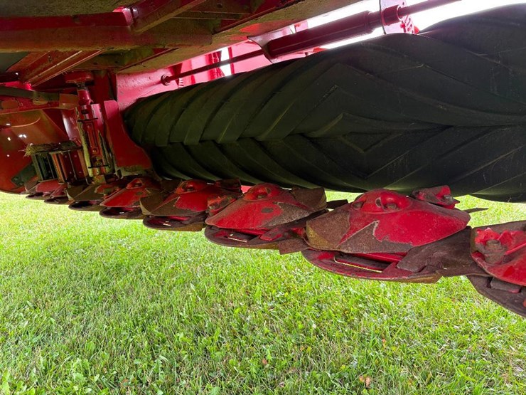 2013-new-holland-h7460-image-32