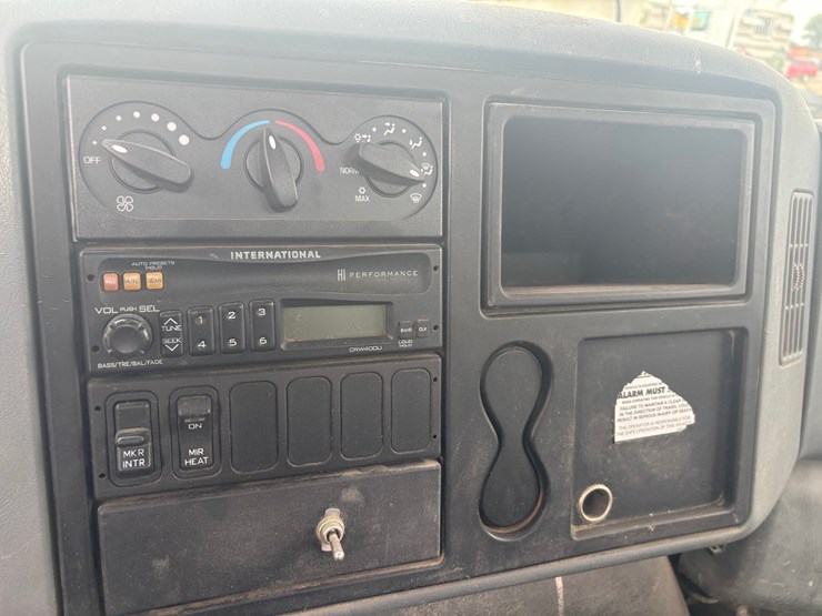 2002-international-durastar-4300-image-48