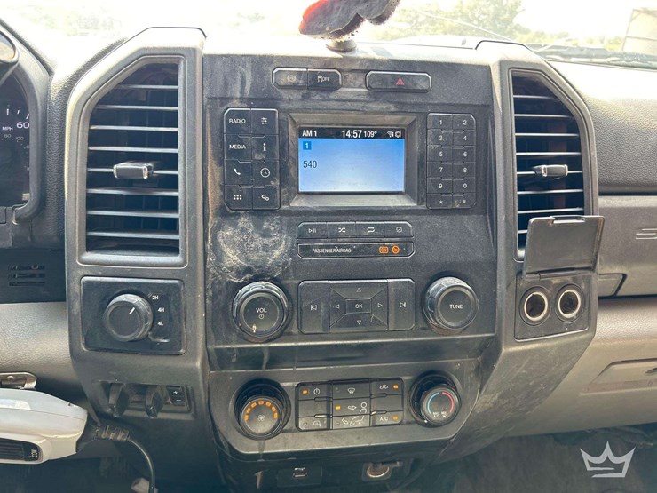 2021-ford-f450-image-17