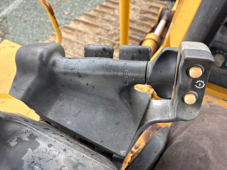 1996-caterpillar-d5m-image-46