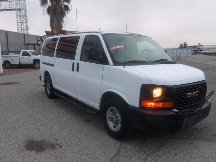 2011-gmc-3500-image-3