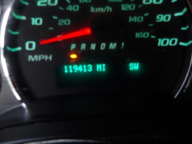 2011-gmc-3500-image-17