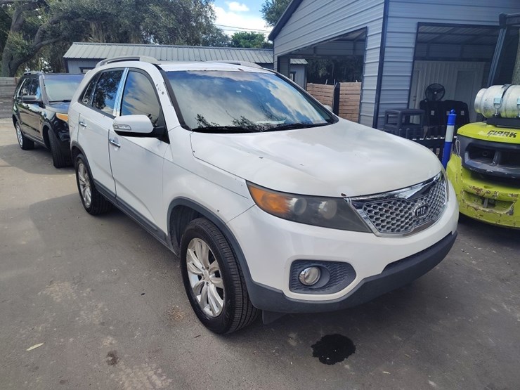 2011-kia-sorento-image-1