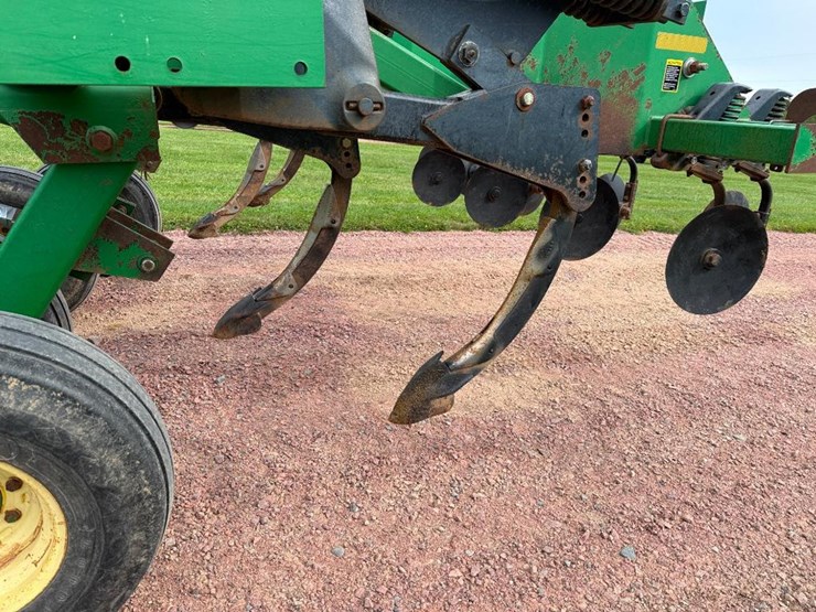john-deere-2700-image-30