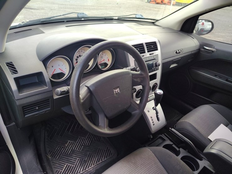 2009-dodge-caliber-image-7