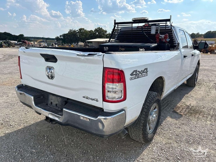 2022-dodge-2500-image-3