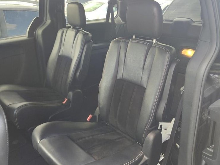 2014-dodge-grand-caravan-image-5