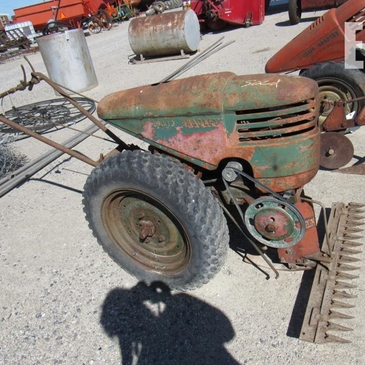 DAVID BRADLEY TRACTOR