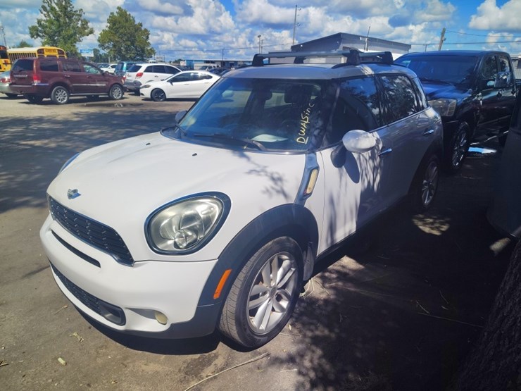 2014-mini-countryman-runs/moves-cooper-s-image-2