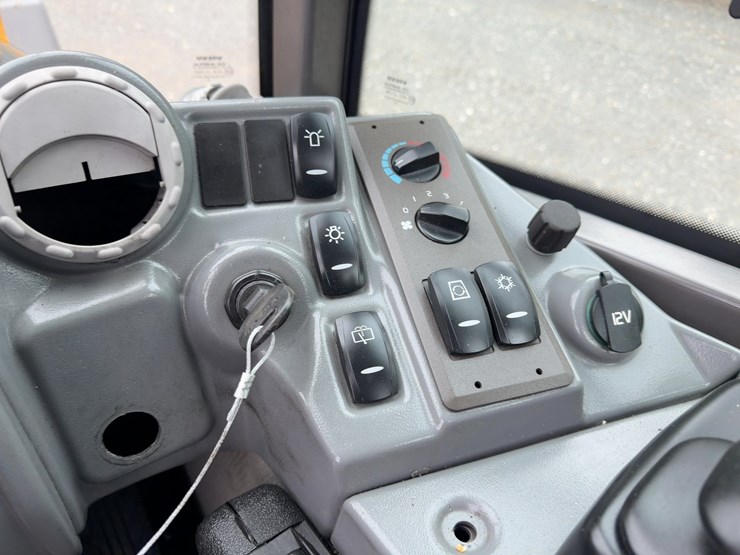 2021-volvo-l20h-image-24