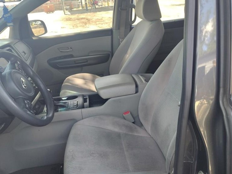 2016-kia-sedona-image-6