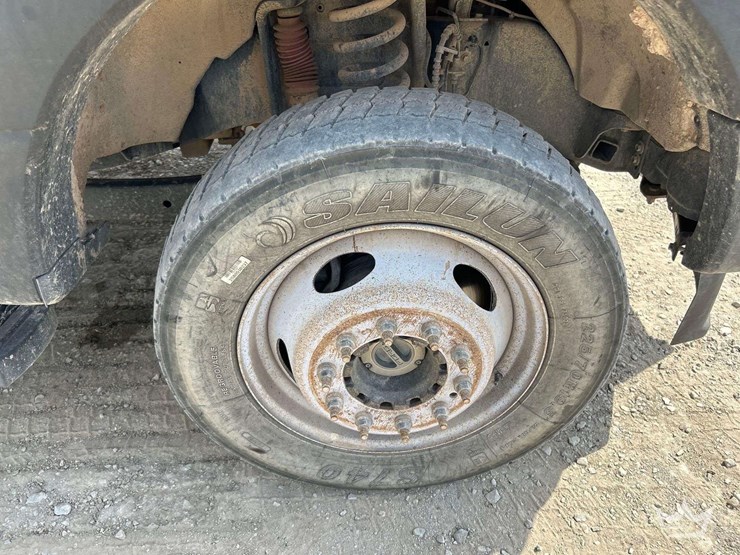 2021-ford-f450-image-39