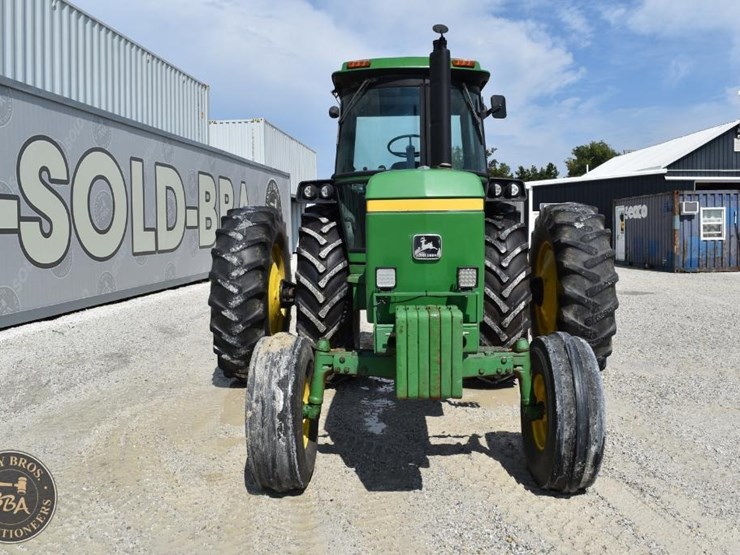 john-deere-4240-image-11