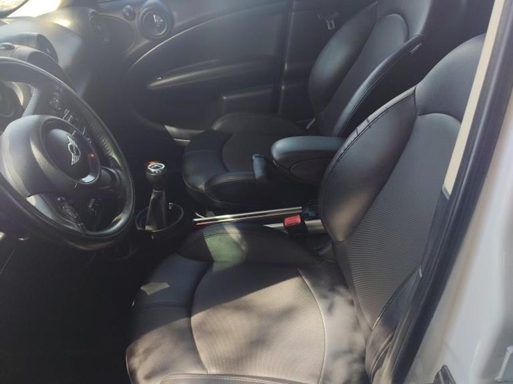 2014-mini-countryman-runs/moves-cooper-s-image-6
