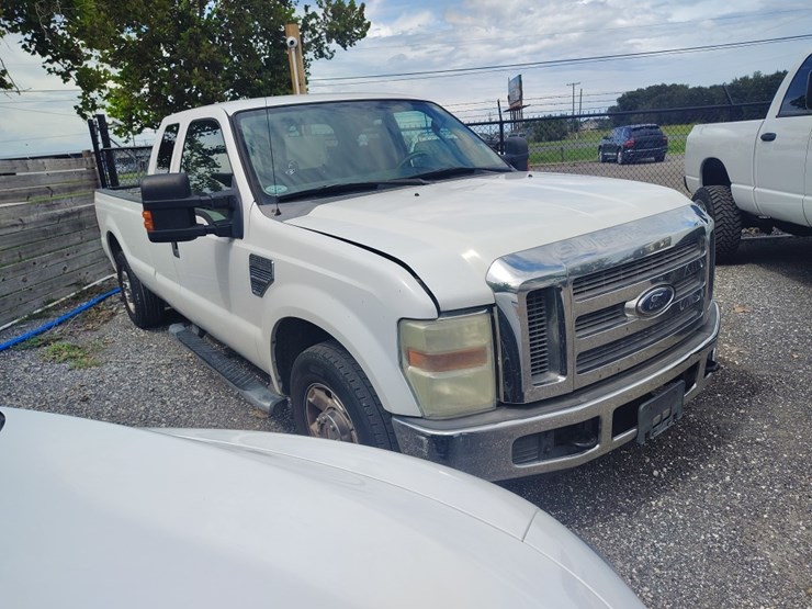 2010-ford-f250-image-1