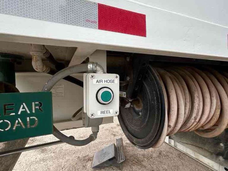 2014-safe-arm-pilot-thomas-logistics-t/a-dual-fuel-wall-fuel-station-image-7