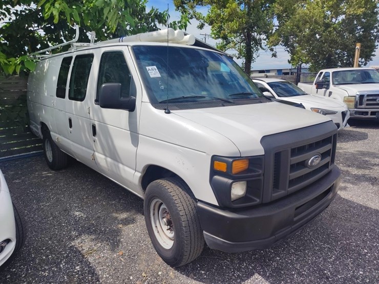 2013-ford-e-series-runs/moves-e-250-image-1