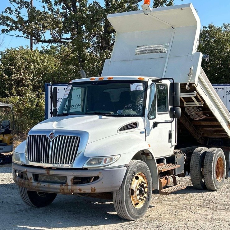 2014 INTERNATIONAL DURASTAR 4300
