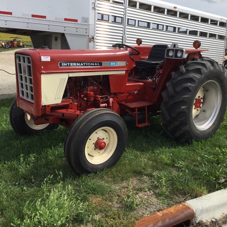 1975 INTERNATIONAL 574