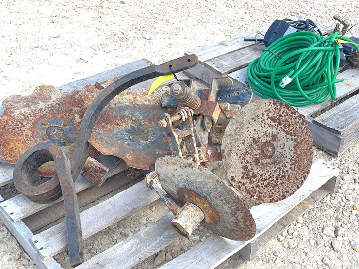 group-of-anhydrous-applicator-parts-image-3