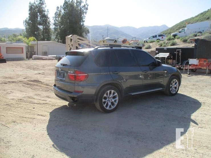 2011-bmw-x5-image-3