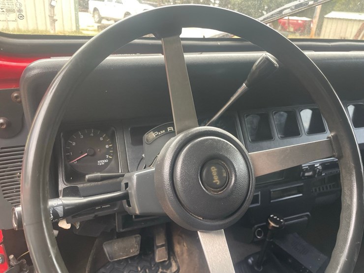 1993-jeep-wrangler-image-27