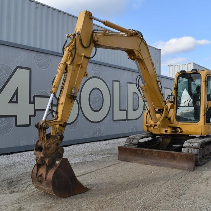 2010 KOMATSU PC88MR-8