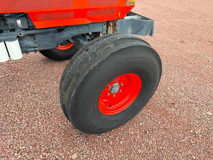 kubota-m120-image-9