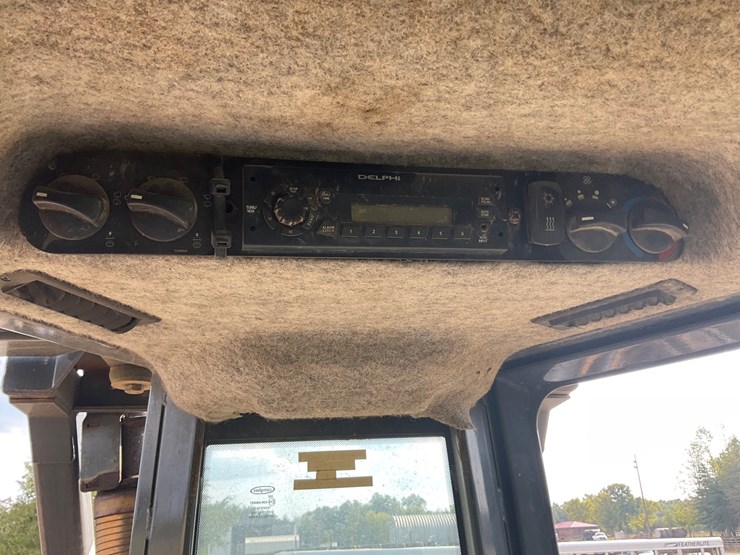 2012-deere-650j-image-23