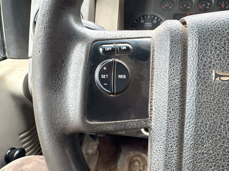 2008-ford-f550-image-43