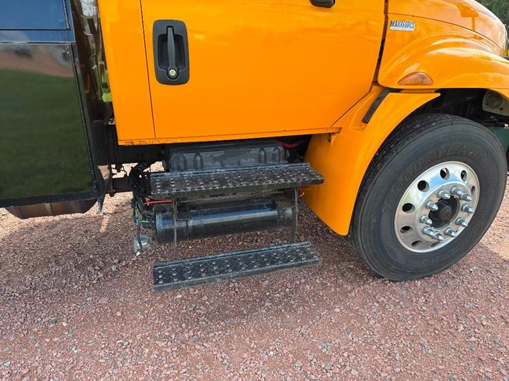 international-durastar-4300-image-17