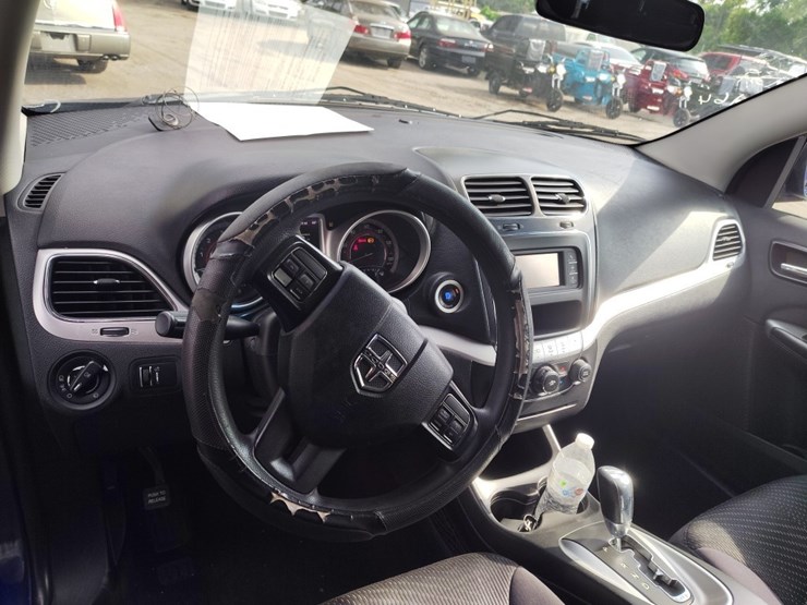 2012-dodge-journey-image-8